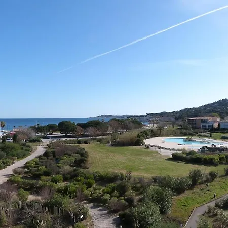 Gasbuss - Golfe De St-tropez - En Duplex Avec Piscine Et Acces Direct A La Apartment